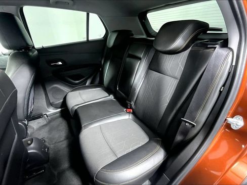 Used 2019 Chevrolet Trax LT w/ Driver Confidence Package FWD image 26