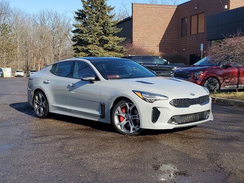 Used 2020 Kia Stinger GT2 image 1