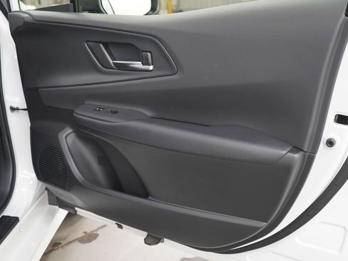 Used 2025 Toyota Prius AWD image 9