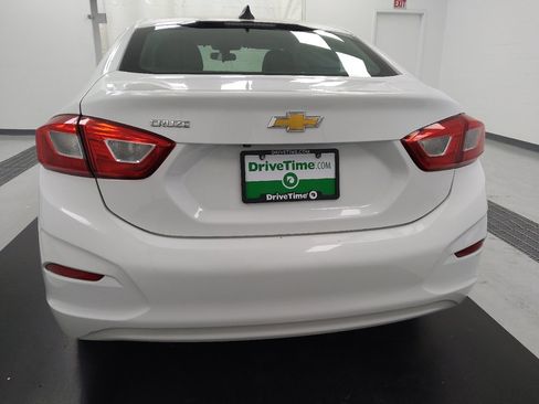 Used 2018 Chevrolet Cruze LS FWD image 6