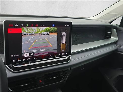 New 2026 Volkswagen Tiguan SE FWD image 16