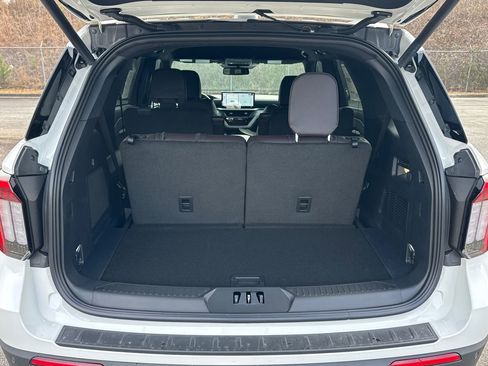 New 2026 Ford Explorer Platinum image 41