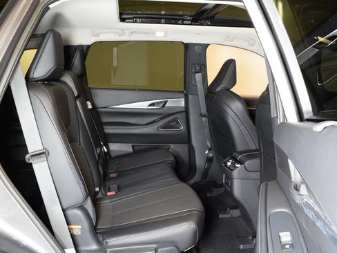 Certified 2026 INFINITI QX60 Luxe w/ Cargo Package AWD/4WD image 32