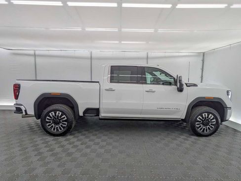 Used 2025 GMC Sierra 3500 Denali Ultimate AWD/4WD image 7