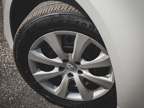 Used 2020 Toyota Corolla LE FWD image 19