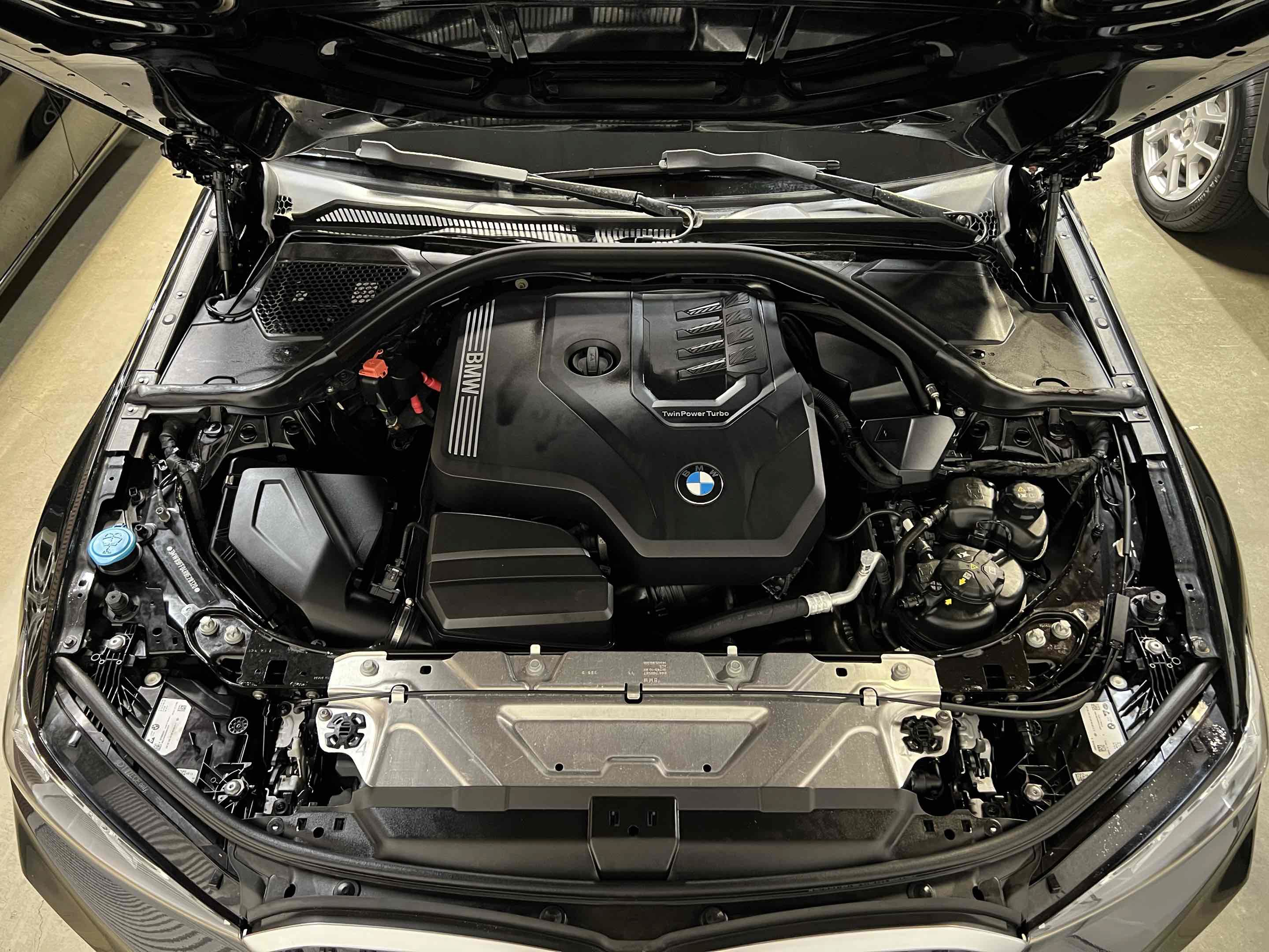 Used 2024 BMW 330i xDrive Sedan w/ Premium Package AWD/4WD image 23
