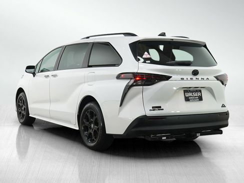 Certified 2026 Toyota Sienna XLE Woodland Edition AWD/4WD image 3