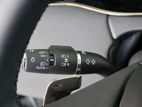 Used 2026 Land Rover Range Rover Evoque Dynamic SE AWD/4WD image 5