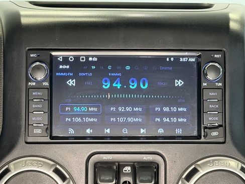 Used 2016 Jeep Wrangler Unlimited Rubicon w/ Dual Top Group AWD/4WD image 10