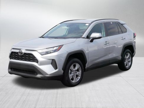 Certified 2025 Toyota RAV4 XLE AWD/4WD image 3