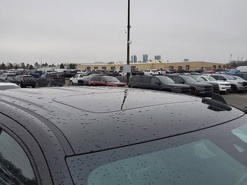 Used 2024 GMC Sierra 1500 AT4 w/ Technology Package image 11