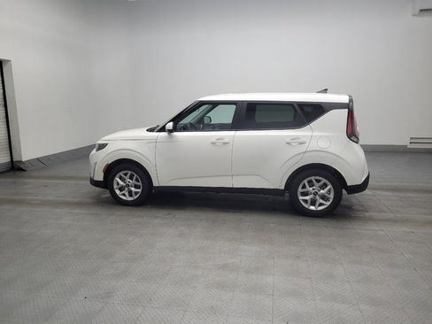 Used 2025 Kia Soul S image 3