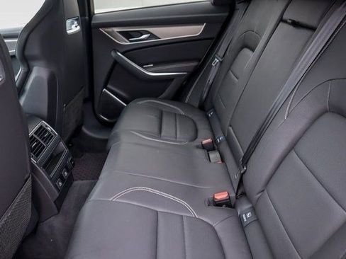 Used 2025 Jaguar F-PACE R-Dynamic S image 31