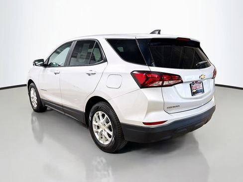 Used 2022 Chevrolet Equinox LS w/ LS Convenience Package FWD image 9