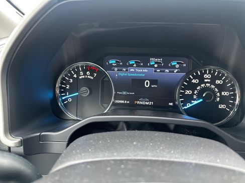 Used 2016 Ford F150 Lariat w/ Equipment Group 502A Luxury image 9