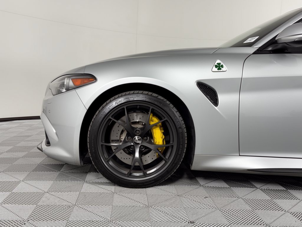 Used 2018 Alfa Romeo Giulia Quadrifoglio RWD image 13