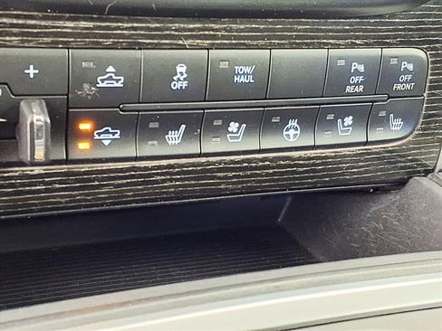 Used 2018 RAM 1500 Limited image 7