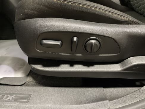 Used 2019 Chevrolet Equinox LT image 11