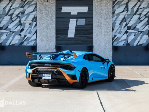 Used 2021 Lamborghini Huracan STO RWD image 15