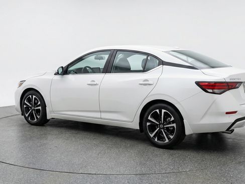 Used 2025 Nissan Sentra SV image 6