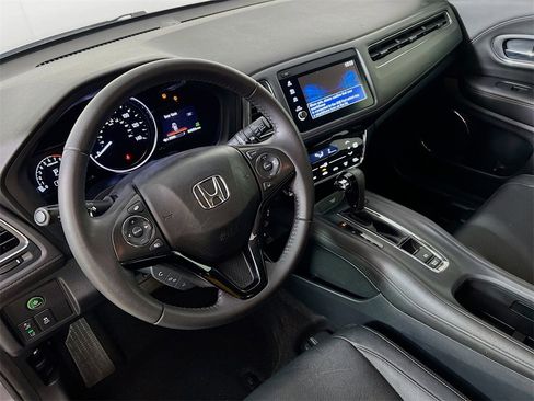 Used 2019 Honda HR-V Touring image 9