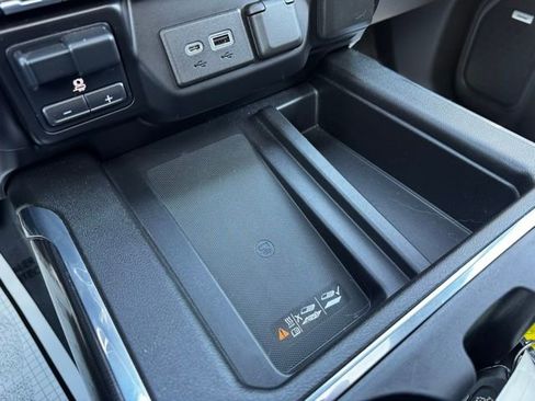 Used 2020 GMC Sierra 2500 AT4 w/ AT4 Premium Package image 18