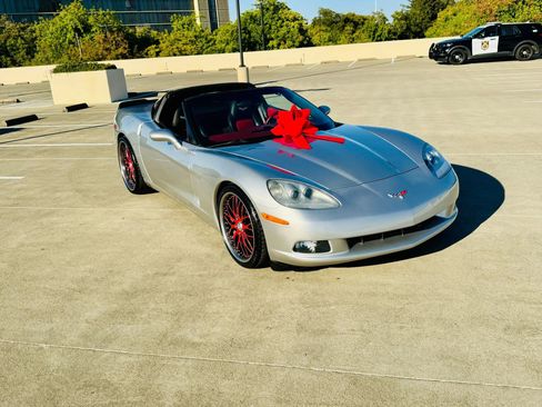 Used 2007 Chevrolet Corvette Coupe w/ Preferred Equipment Group image 2