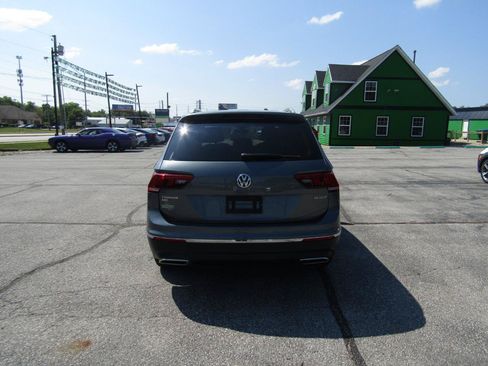 Used 2021 Volkswagen Tiguan SEL AWD/4WD image 6