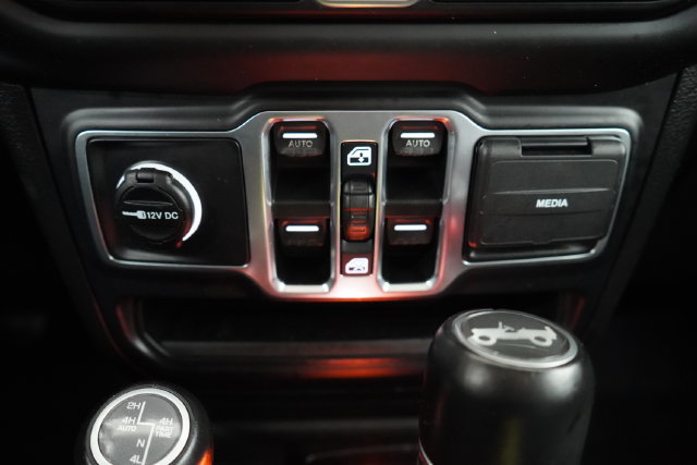 Used 2019 Jeep Wrangler Unlimited Sahara w/ Quick Order Package 24M Moab AWD/4WD image 33