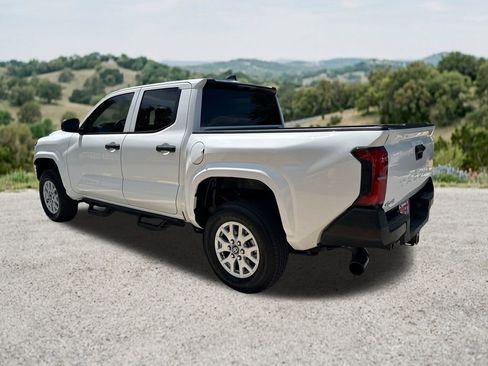 Used 2025 Toyota Tacoma SR AWD/4WD image 8