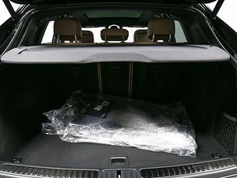 Certified 2025 Porsche Macan image 31