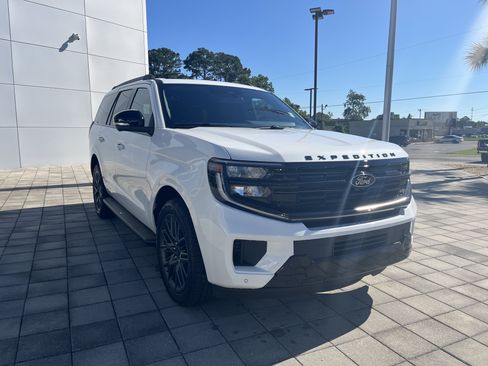 New 2026 Ford Expedition Platinum w/ Stealth Appearance Package AWD/4WD image 8
