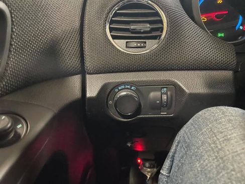 Used 2015 Chevrolet Cruze LT image 33