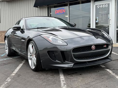 Used 2017 Jaguar F-TYPE Coupe RWD image 8