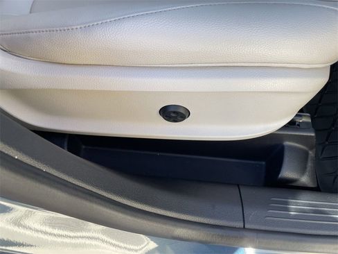 Used 2020 Mercedes-Benz GLB 250 4MATIC image 34