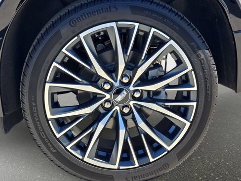 Used 2025 Cadillac XT4 Sport FWD image 36