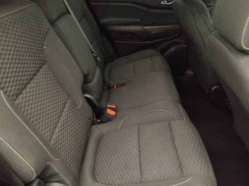 Used 2019 GMC Acadia SLE FWD image 19