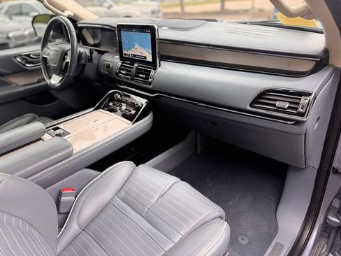 Used 2021 Lincoln Navigator Black Label w/ Special Edition Package AWD/4WD image 28