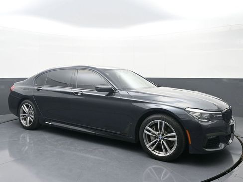 Used 2019 BMW 740i xDrive w/ Executive Package AWD/4WD image 3
