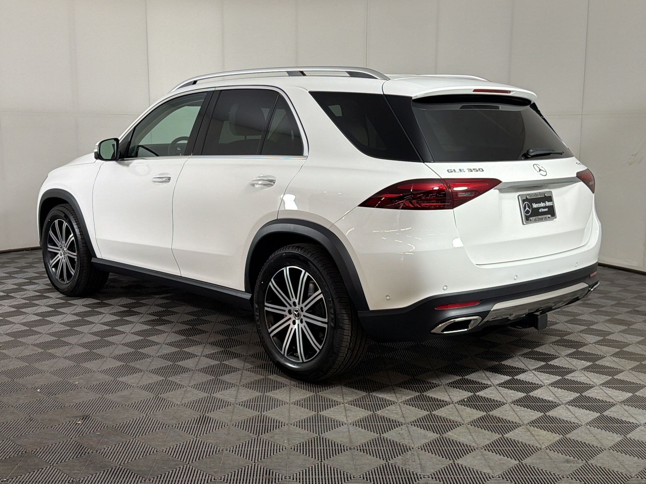 Used 2026 Mercedes-Benz GLE 350 4MATIC image 3