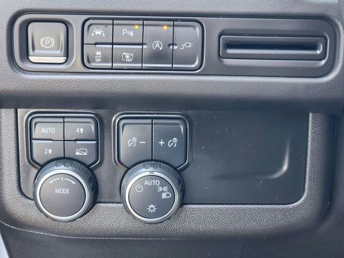 Used 2022 Chevrolet Tahoe RST w/ Sport Performance Package image 21