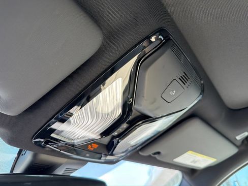 Used 2025 BMW 330i Sedan RWD image 25