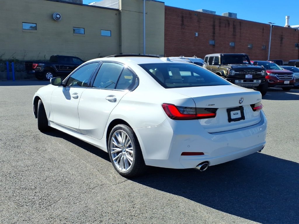 Used 2023 BMW 330i xDrive Sedan w/ Driving Assistance Package AWD/4WD image 8