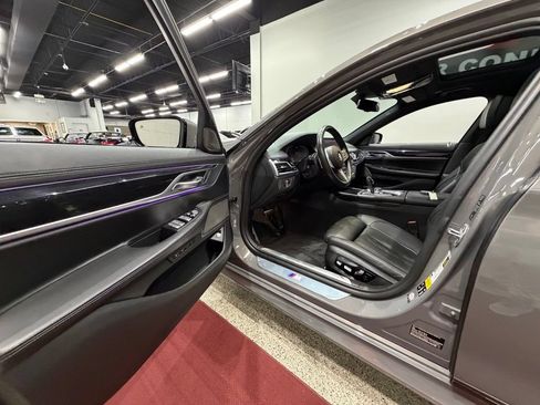 Used 2020 BMW 750i xDrive w/ Luxury Rear Seating Package AWD/4WD image 30