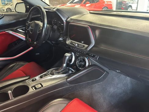 Used 2016 Chevrolet Camaro SS RWD image 9