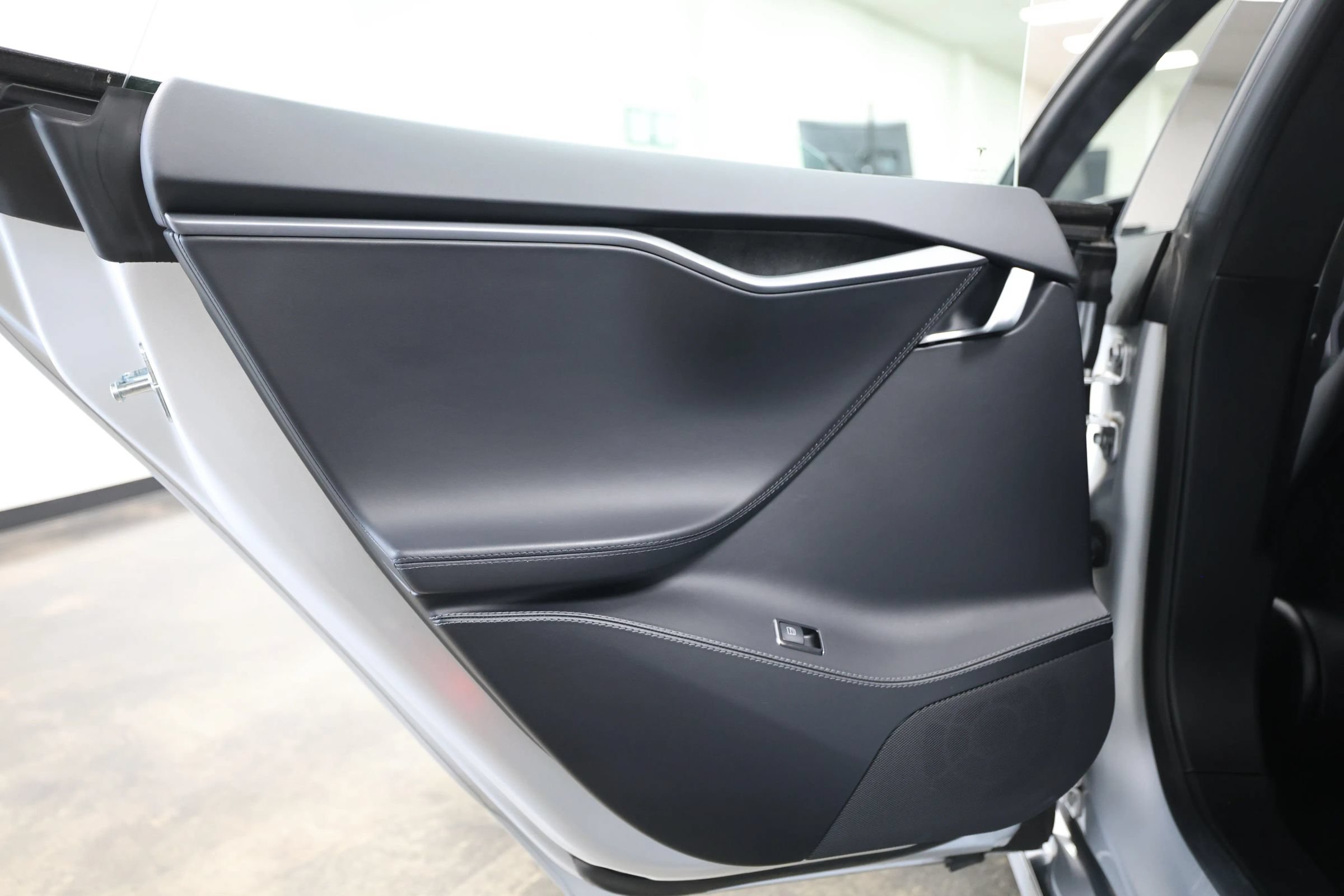 Used 2018 Tesla Model S 100D AWD/4WD image 43