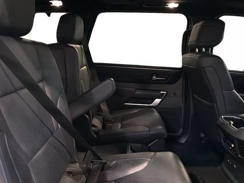 Used 2025 Toyota Sequoia Platinum AWD/4WD image 15