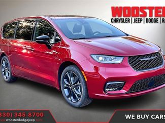 New 2026 Chrysler Pacifica Select image 1