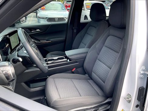 Certified 2025 Chevrolet Equinox LT w/ Safety and Technology Package image 24