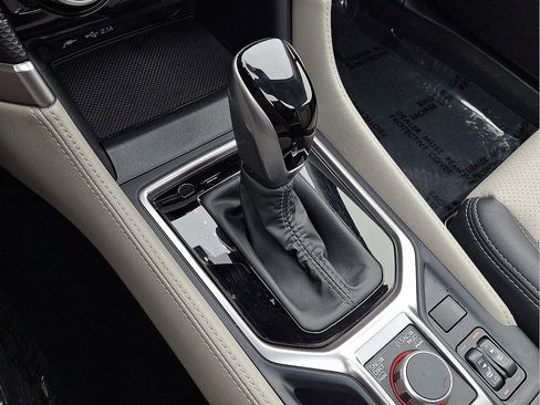 Used 2023 Subaru Forester Limited w/ Popular Package #2 image 16